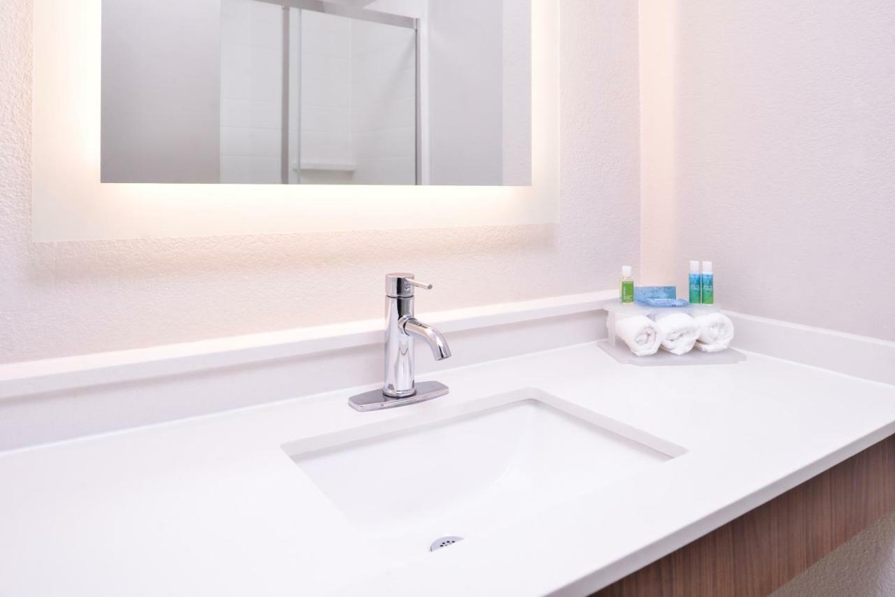 Holiday Inn Express Hotel & Suites Elgin By Ihg Exteriér fotografie